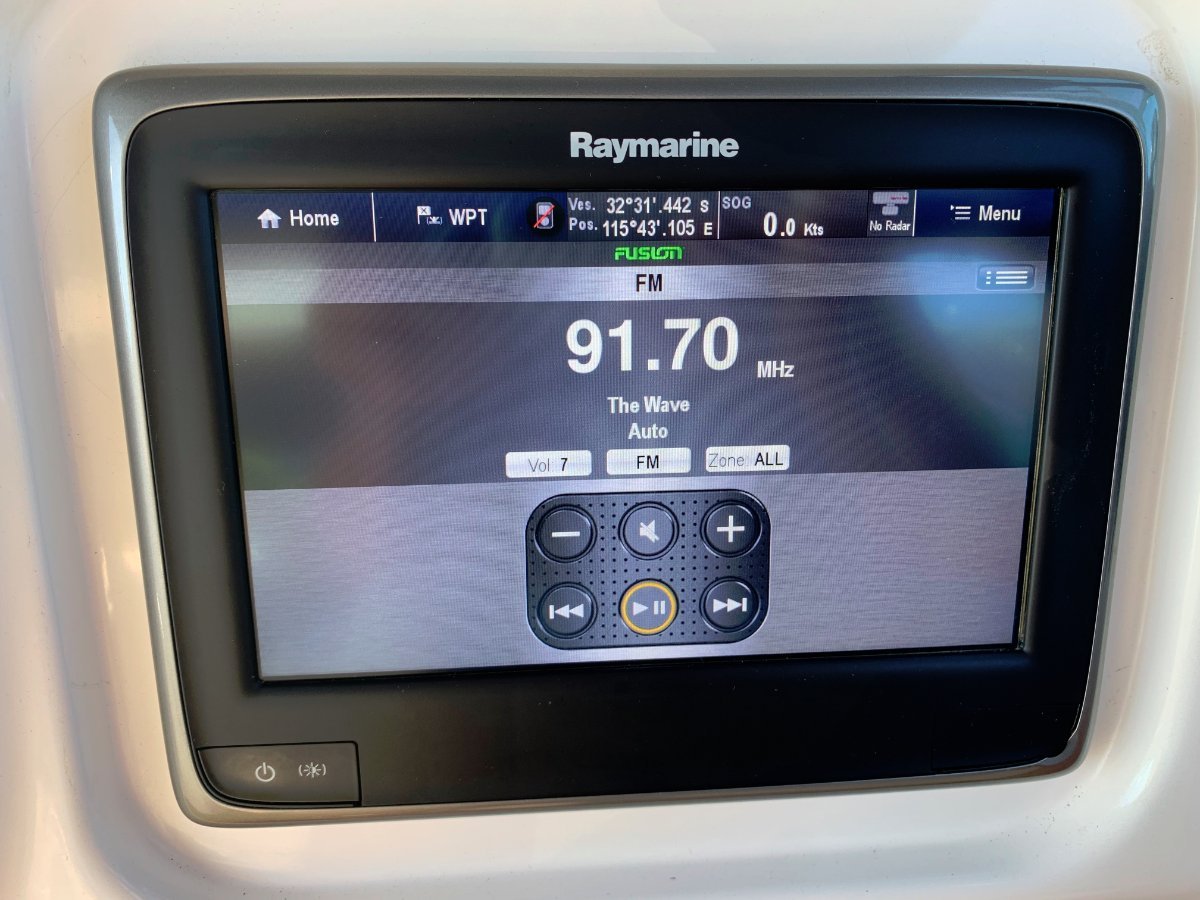 2006 SUNRUNNER 3300 SPORTS CRUISER