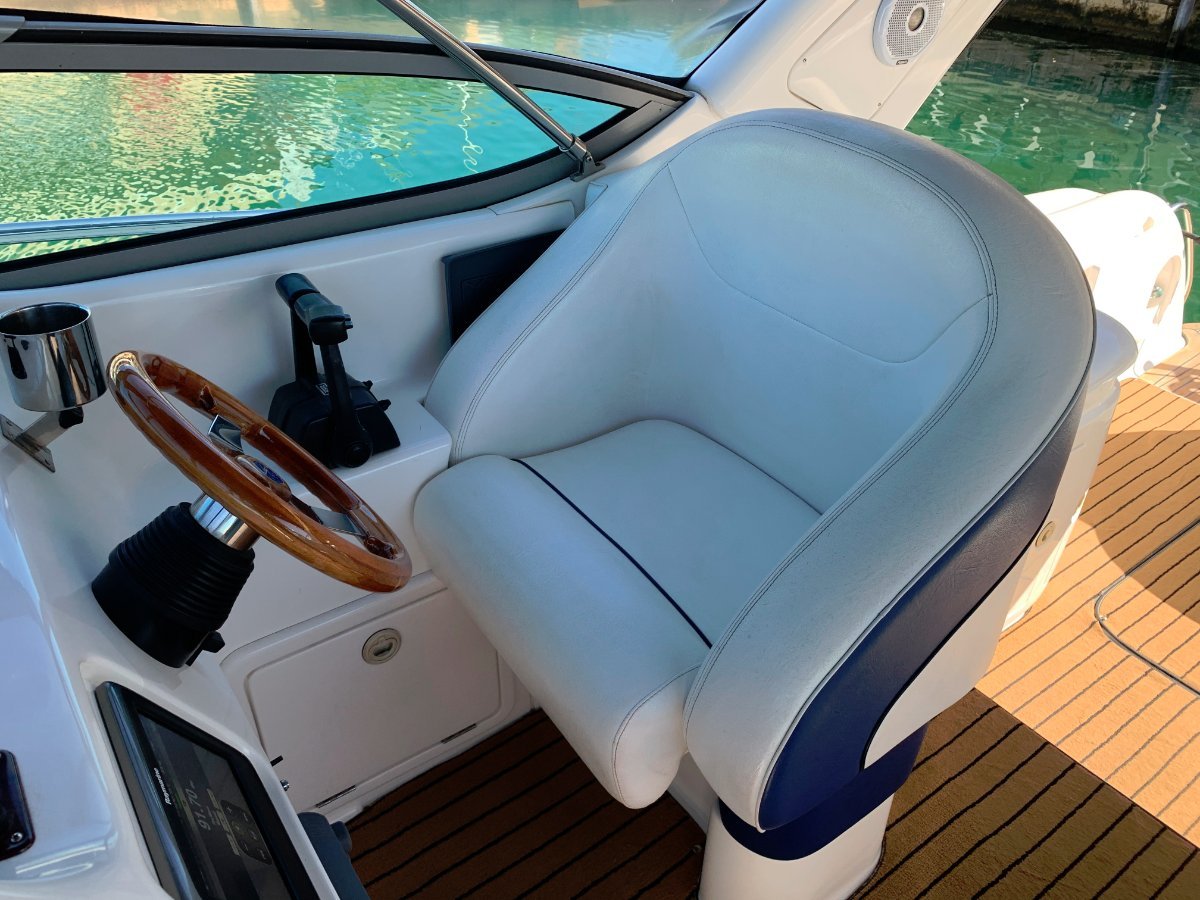 2006 SUNRUNNER 3300 SPORTS CRUISER