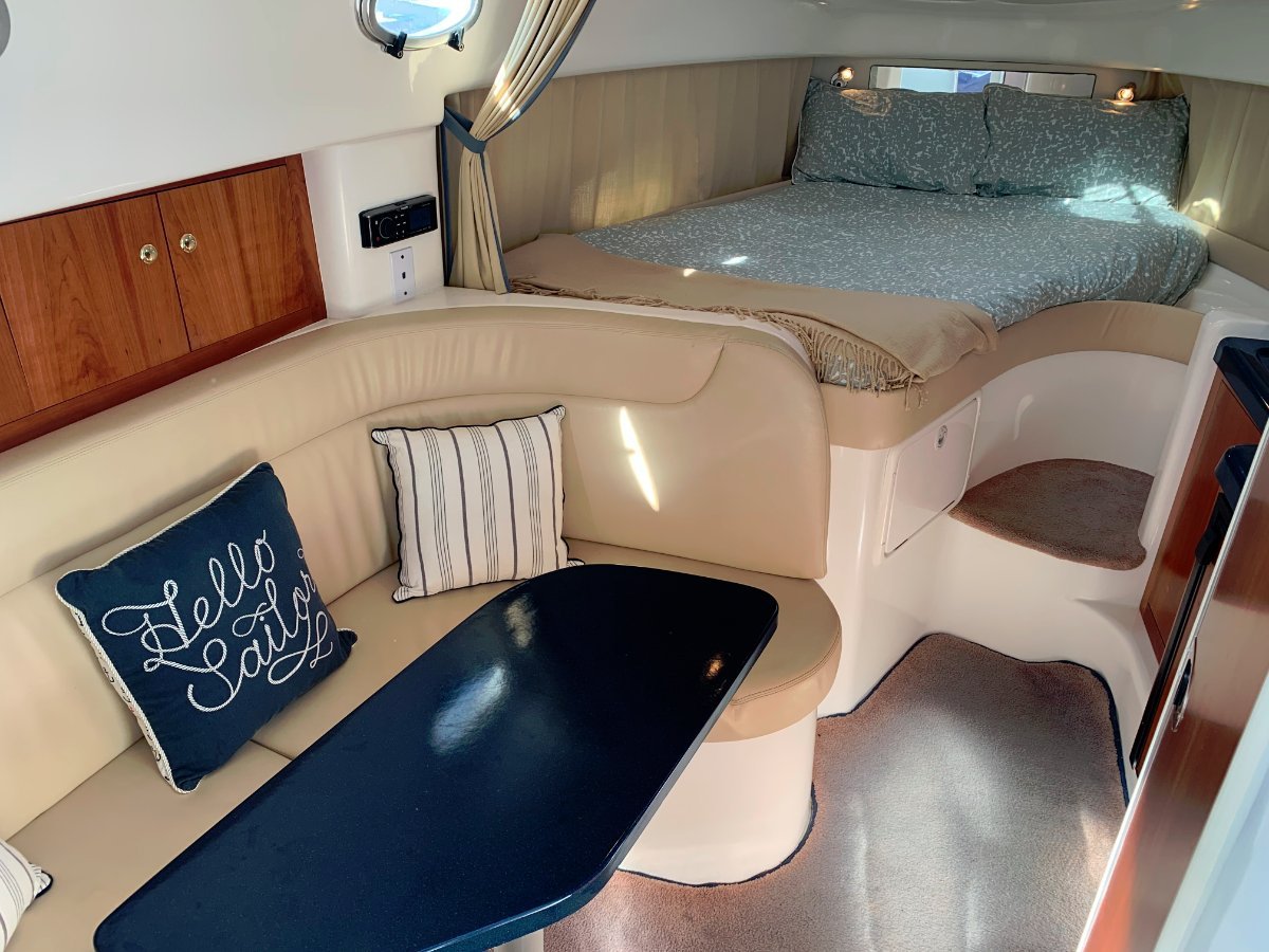 2006 SUNRUNNER 3300 SPORTS CRUISER