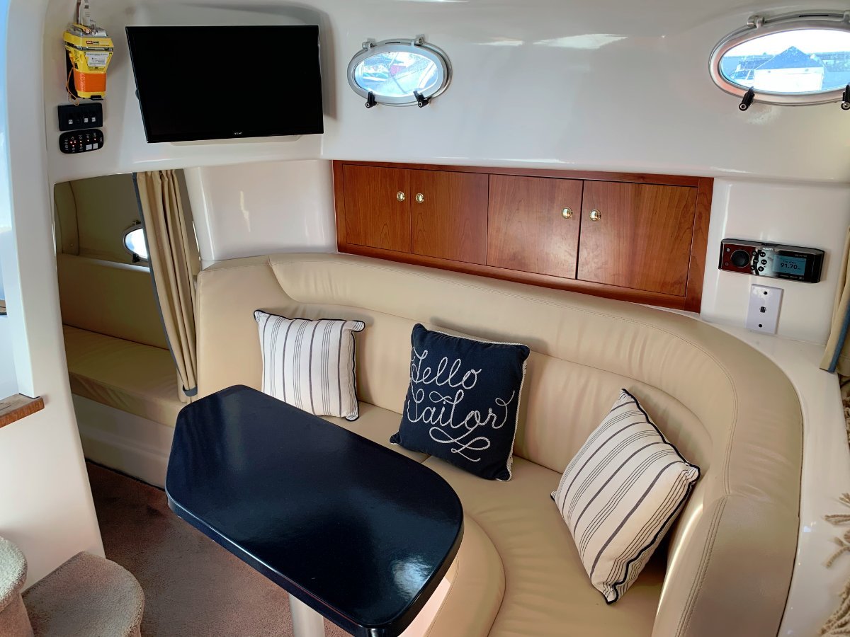 2006 SUNRUNNER 3300 SPORTS CRUISER