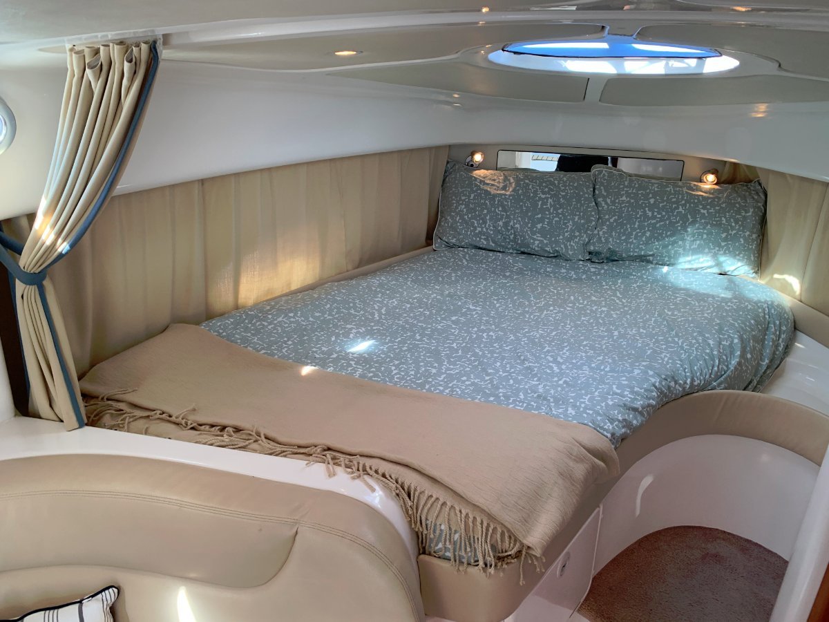2006 SUNRUNNER 3300 SPORTS CRUISER