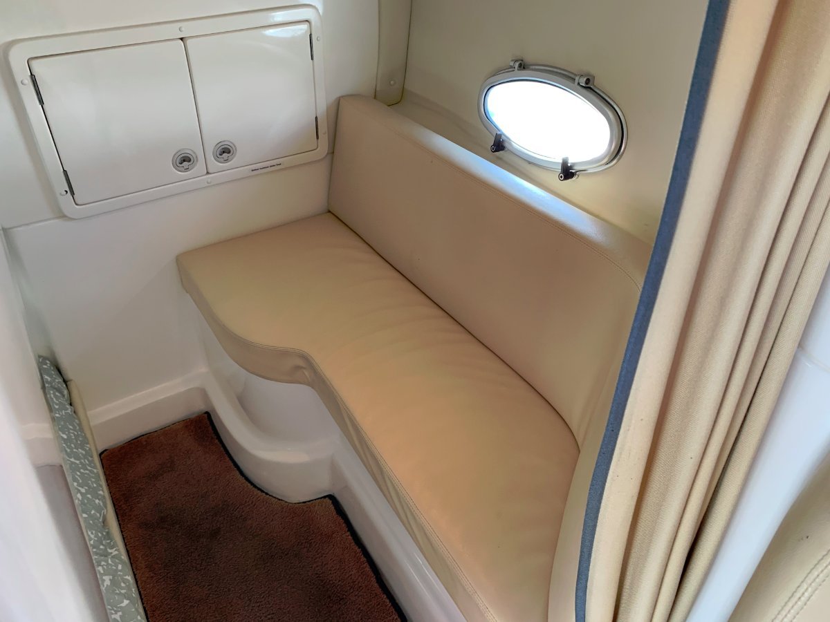 2006 SUNRUNNER 3300 SPORTS CRUISER