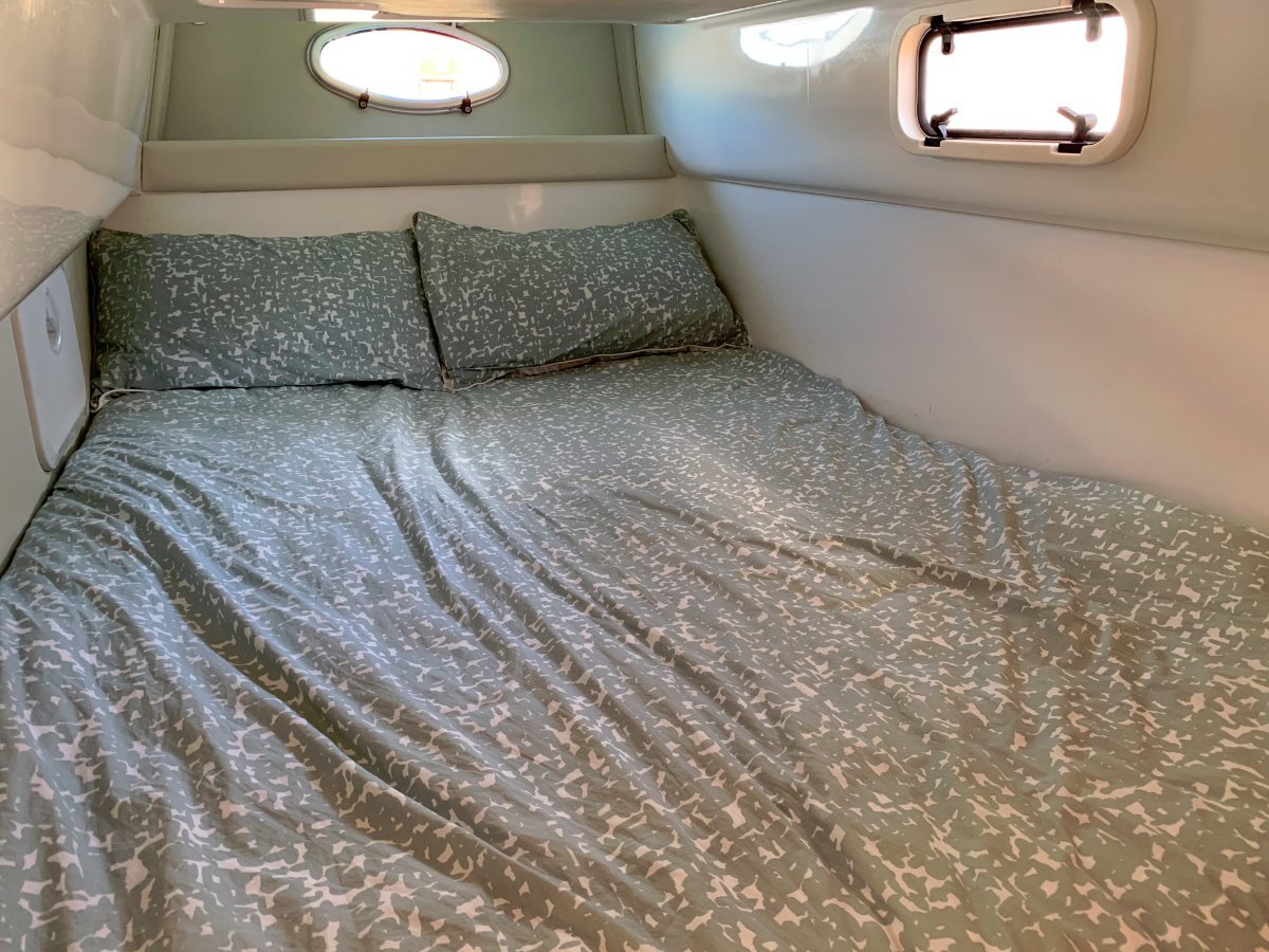 2006 SUNRUNNER 3300 SPORTS CRUISER