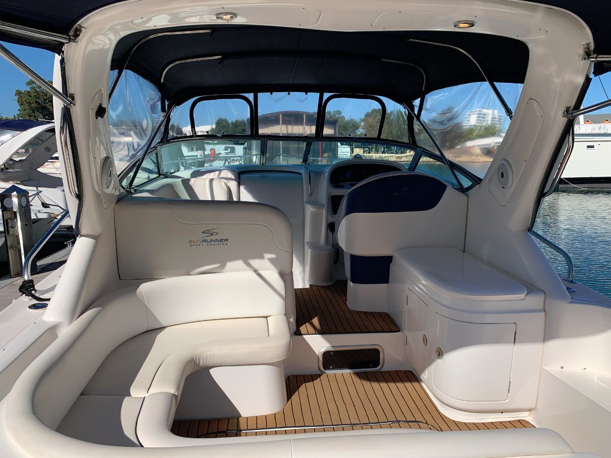 2006 SUNRUNNER 3300 SPORTS CRUISER