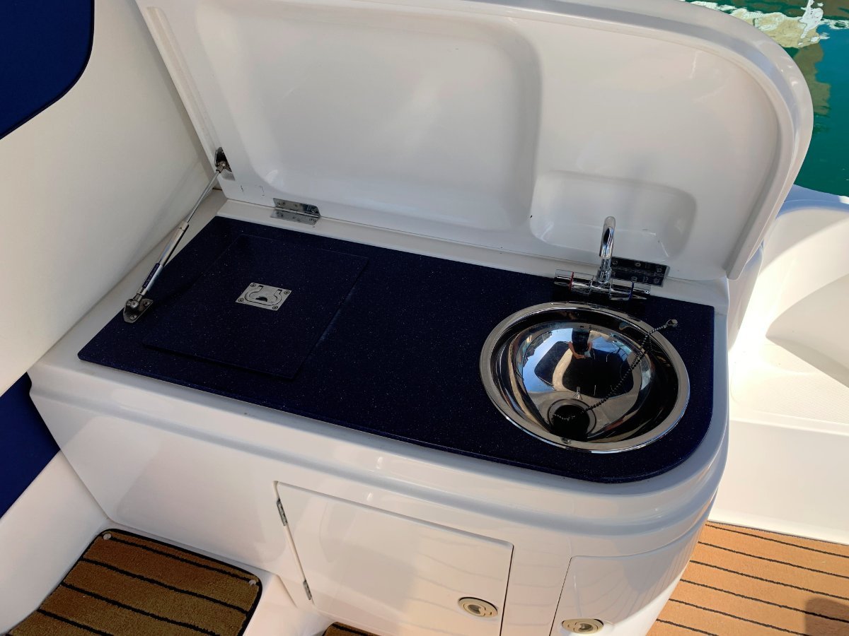 2006 SUNRUNNER 3300 SPORTS CRUISER