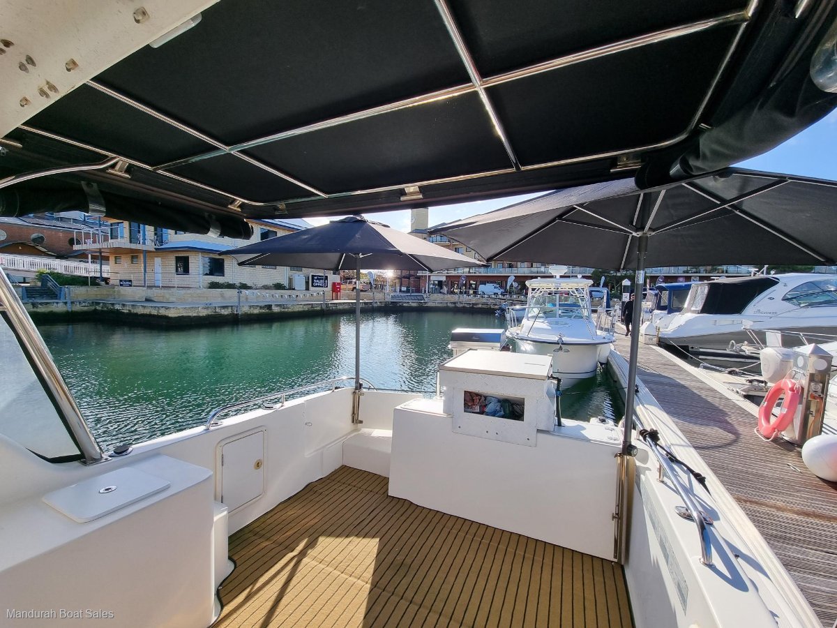 2008 SUNRUNNER 3100 SPORT CRUISER