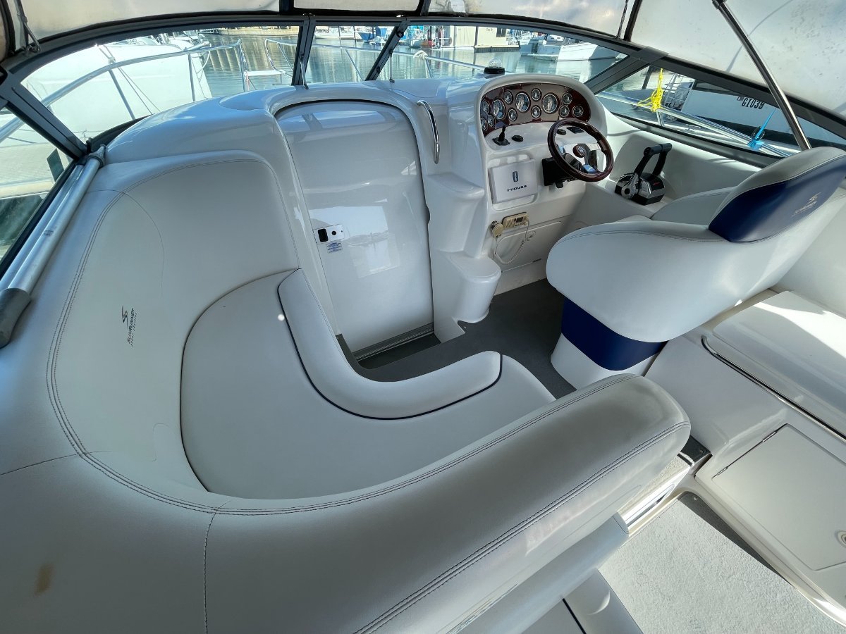 2004 SUNRUNNER 3300 DELUXE CRUISER