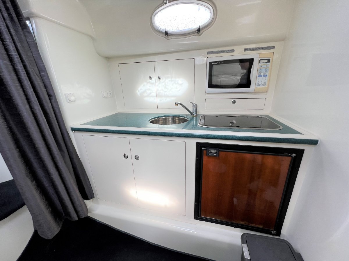 2001 SUNRUNNER 3700 CRUISER