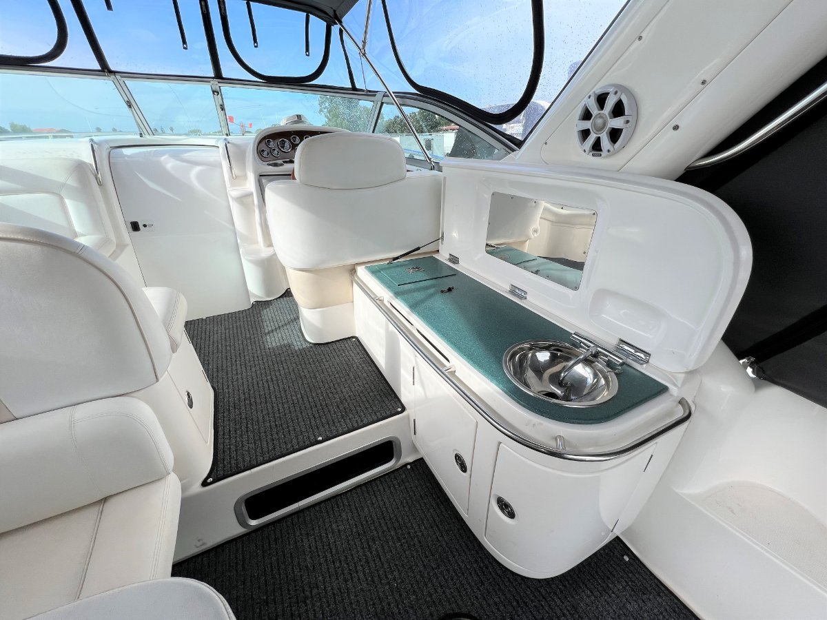 2001 SUNRUNNER 3700 CRUISER
