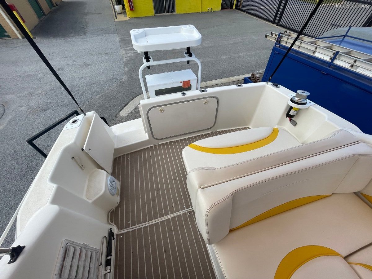 2004 GLASTRON GS 249 SPORTS CRUISER