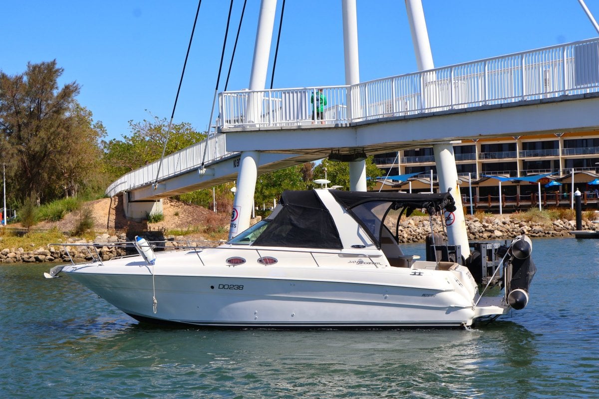 1998 SEA RAY 310 SUNDANCER SPORTS CRUISER