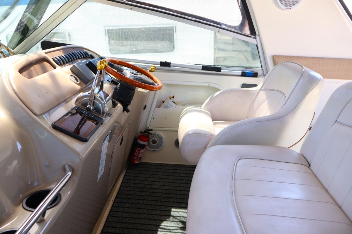 1998 SEA RAY 310 SUNDANCER SPORTS CRUISER