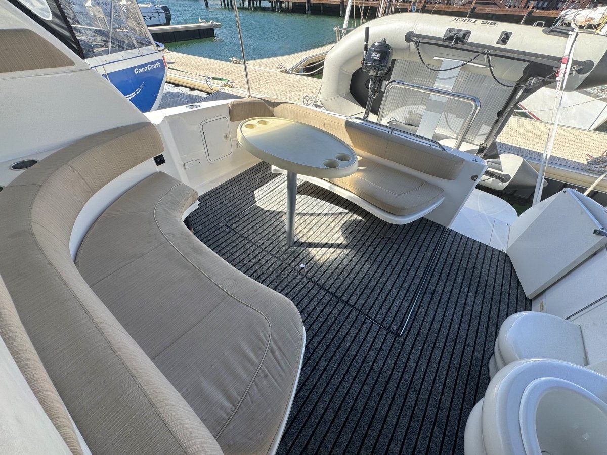 1998 SEA RAY 310 SUNDANCER SPORTS CRUISER