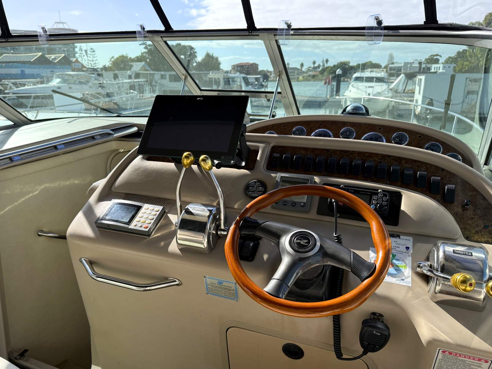 2000 SEA RAY 310 SUNDANCER SPORTS CRUISER