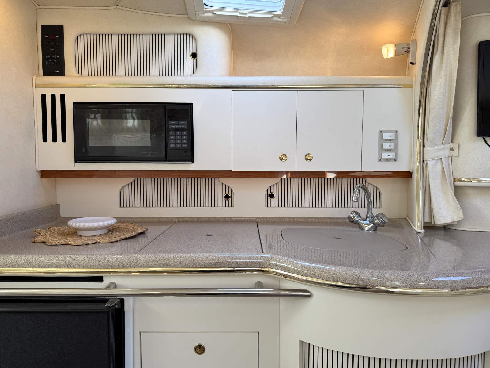 2000 SEA RAY 310 SUNDANCER SPORTS CRUISER