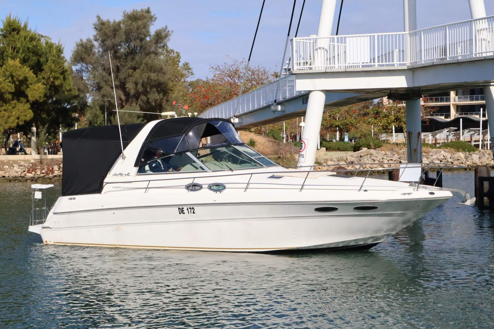 2000 SEA RAY 310 SUNDANCER SPORTS CRUISER