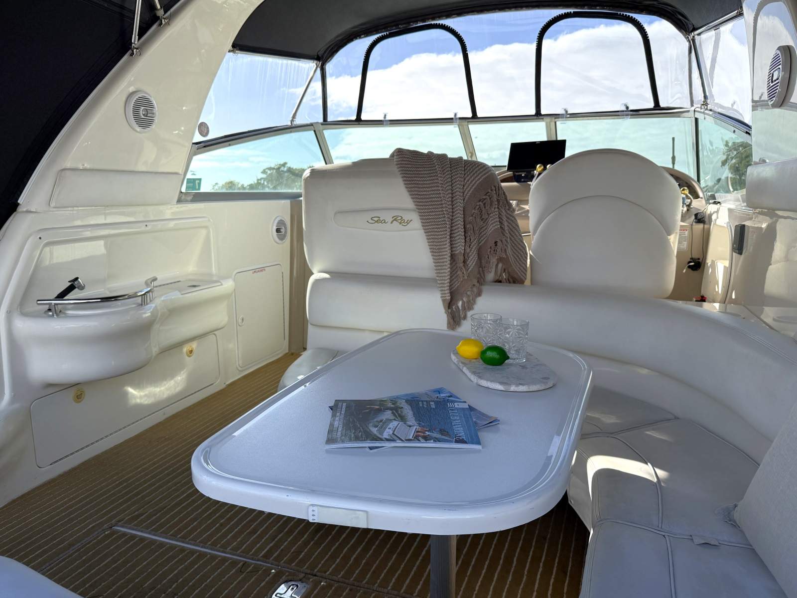 2000 SEA RAY 310 SUNDANCER SPORTS CRUISER