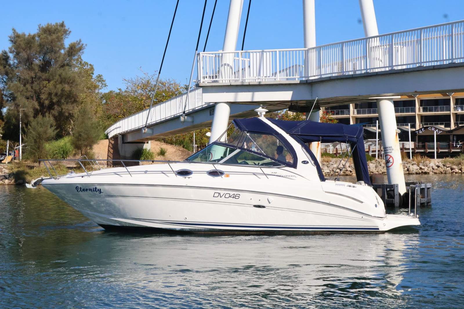 2004 SEA RAY 335 MY04 SUNDANCER SPORTS CRUISER