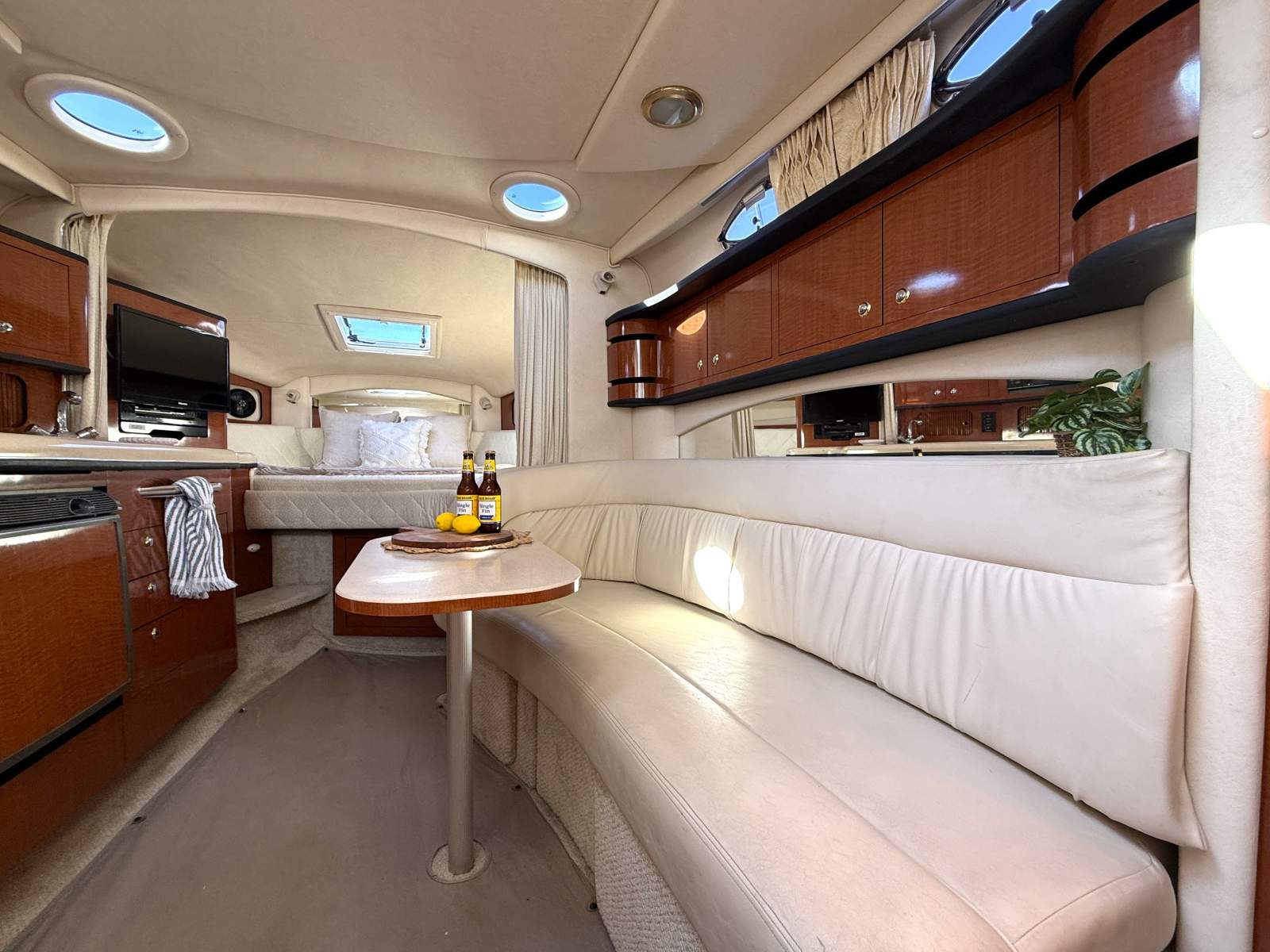 2004 SEA RAY 335 MY04 SUNDANCER SPORTS CRUISER