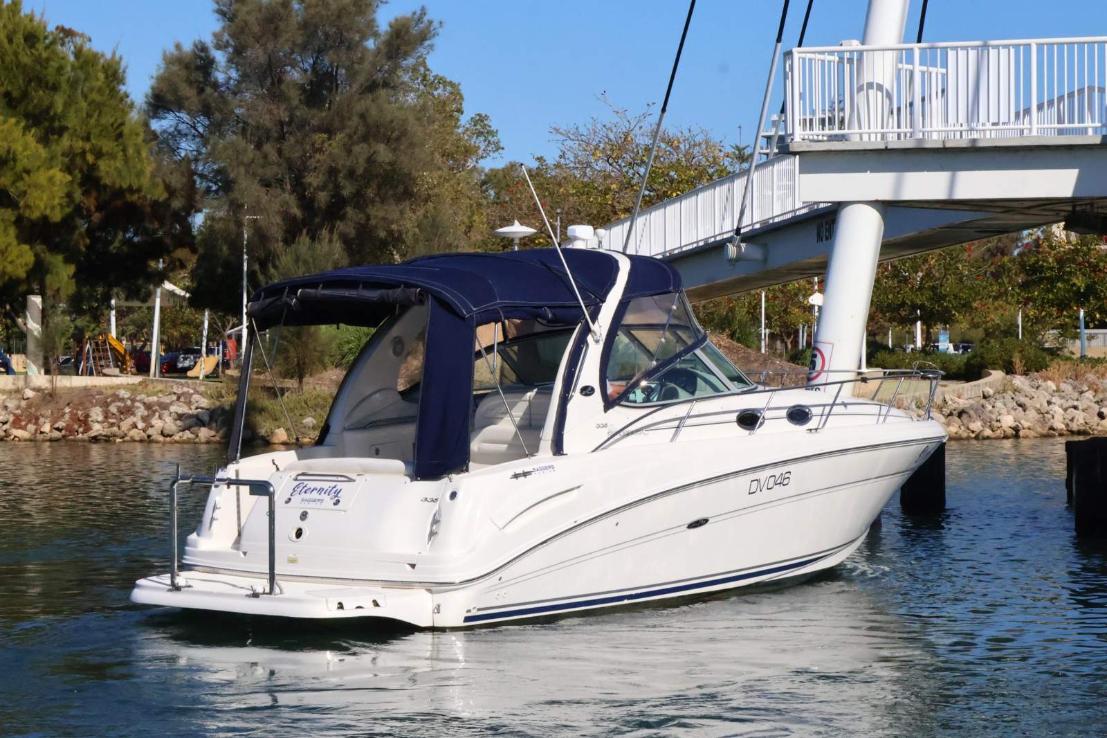 2004 SEA RAY 335 MY04 SUNDANCER SPORTS CRUISER