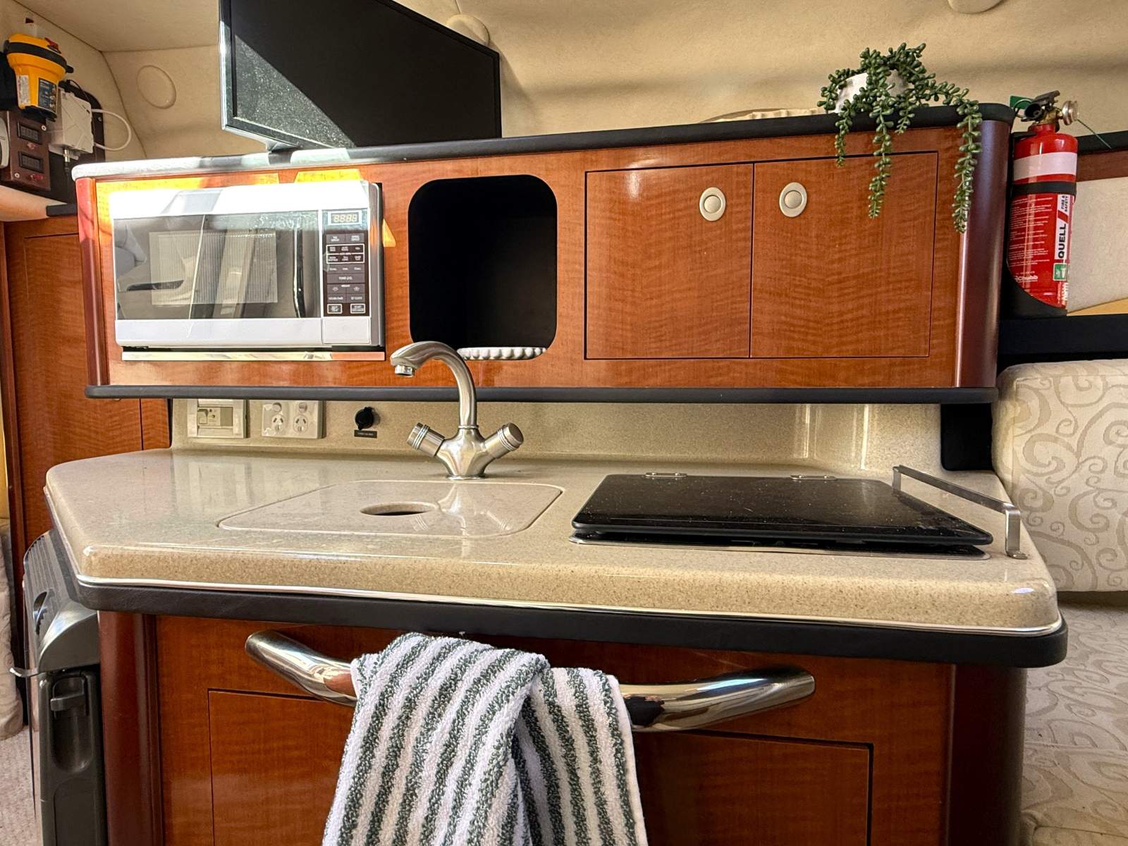 2005 SEA RAY 275 SUNDANCER CRUISER