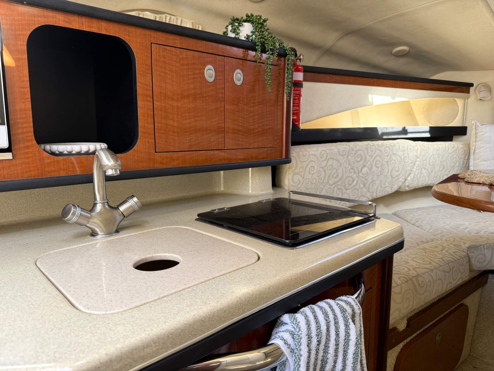 2005 SEA RAY 275 SUNDANCER CRUISER