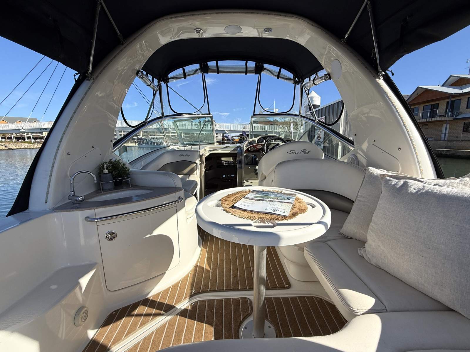 2005 SEA RAY 275 SUNDANCER CRUISER