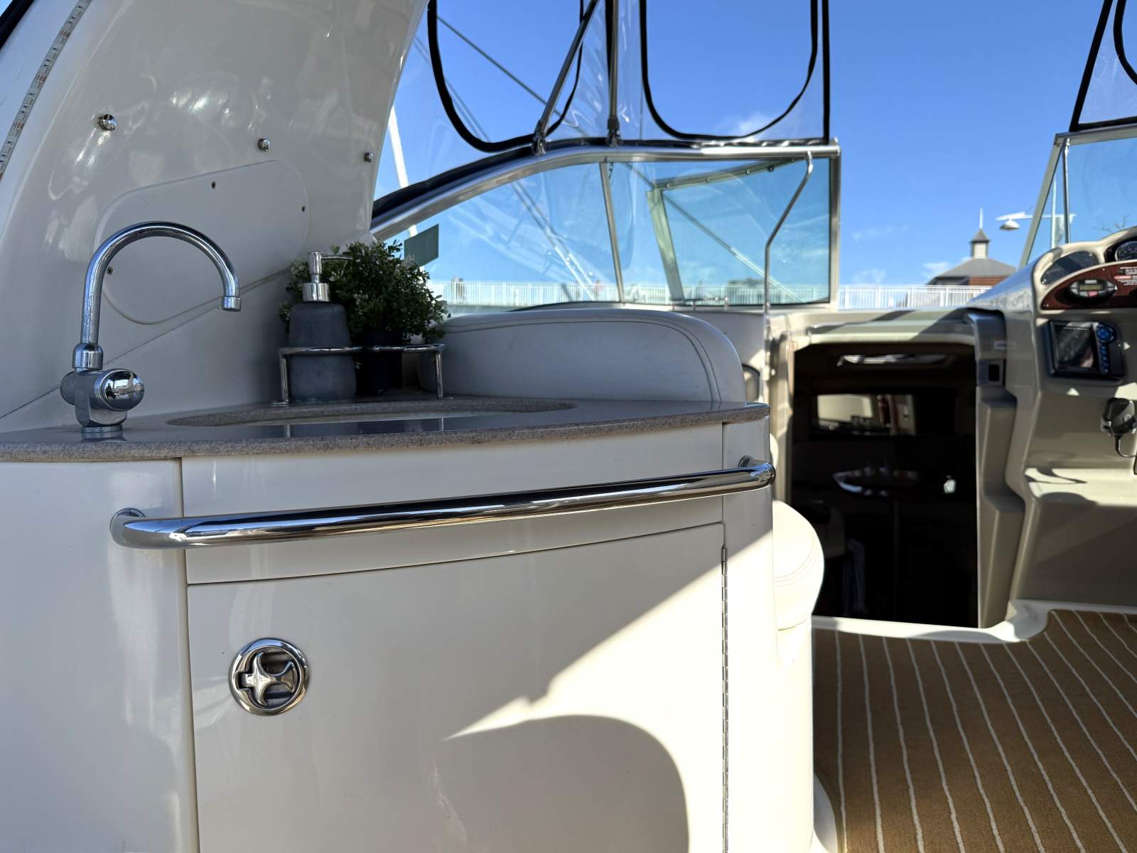 2005 SEA RAY 275 SUNDANCER CRUISER