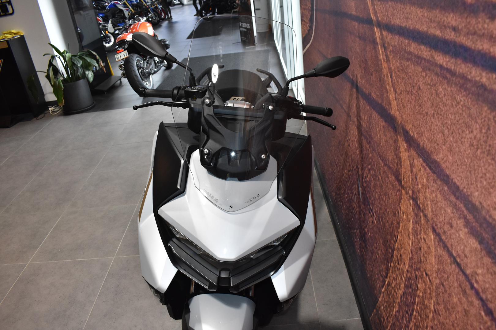 2025 BMW C 400 GT ION SCOOTER