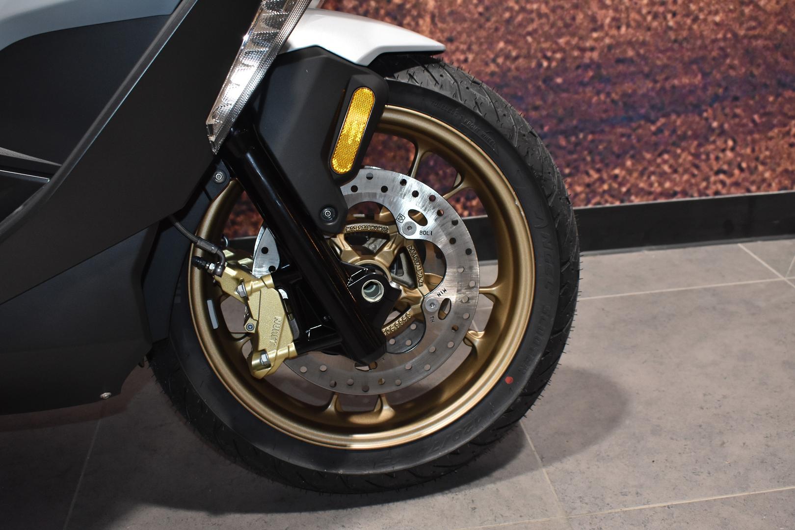 2025 BMW C 400 GT ION SCOOTER