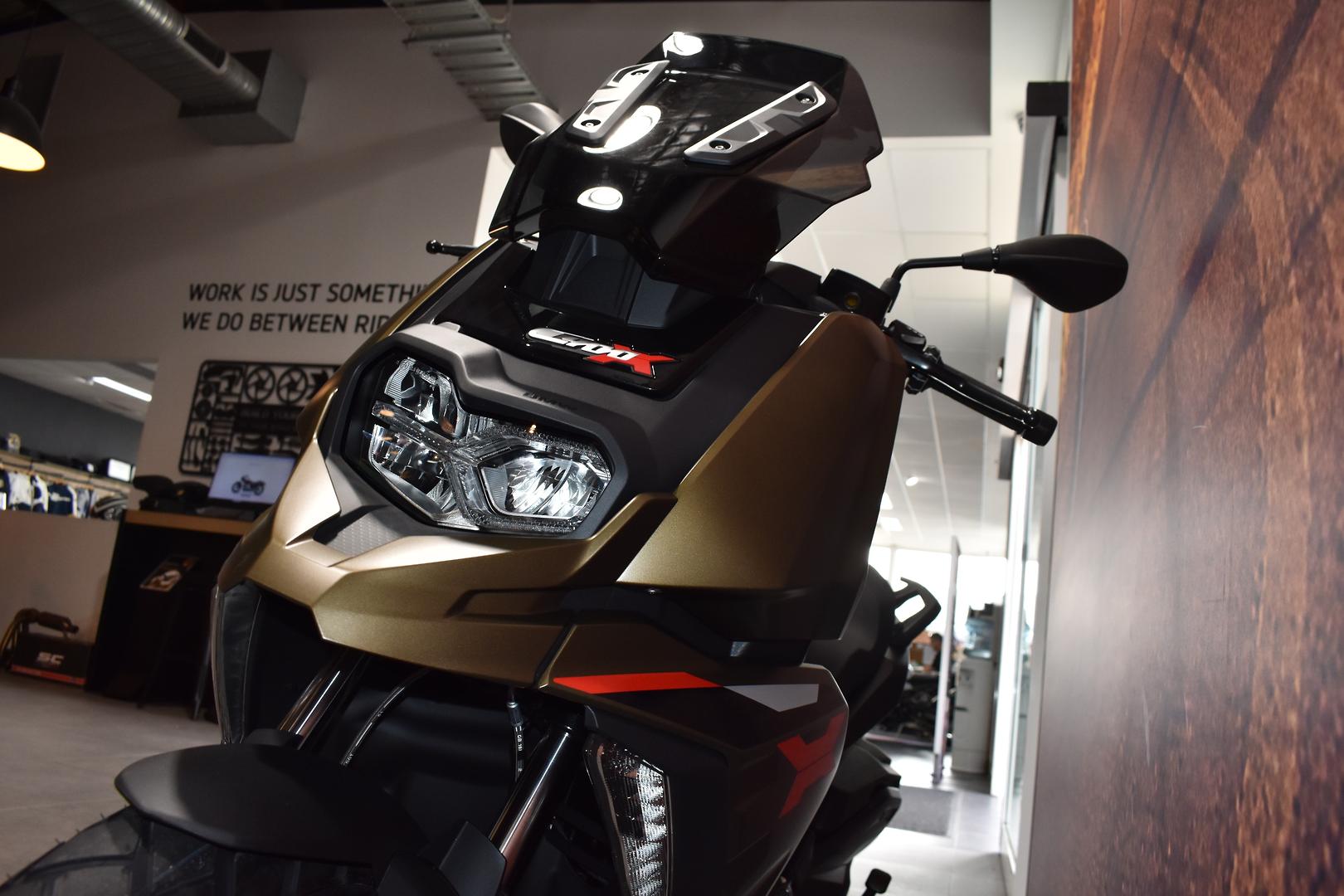 2025 BMW C 400 X ION SCOOTER
