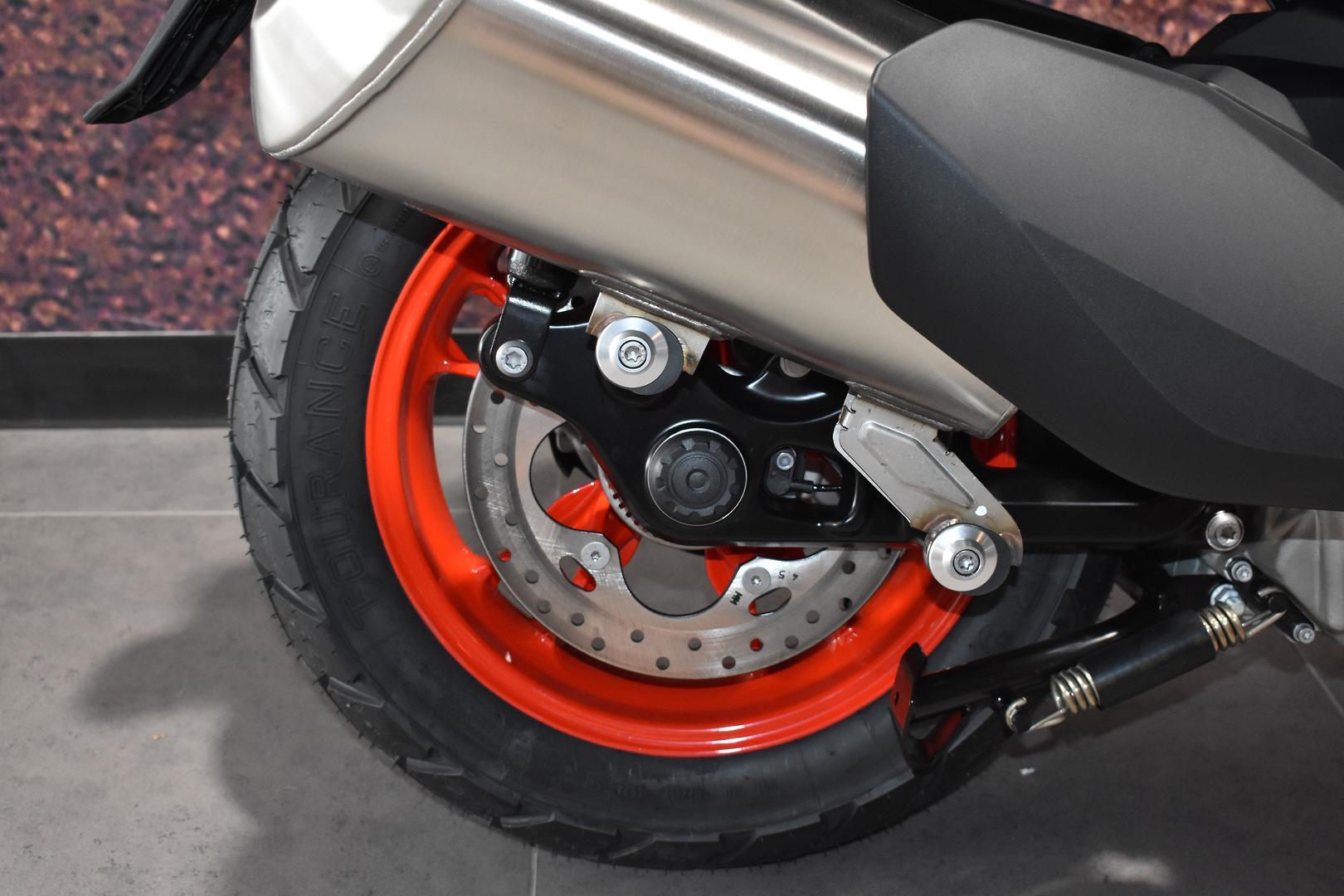 2025 BMW C 400 X ION SCOOTER