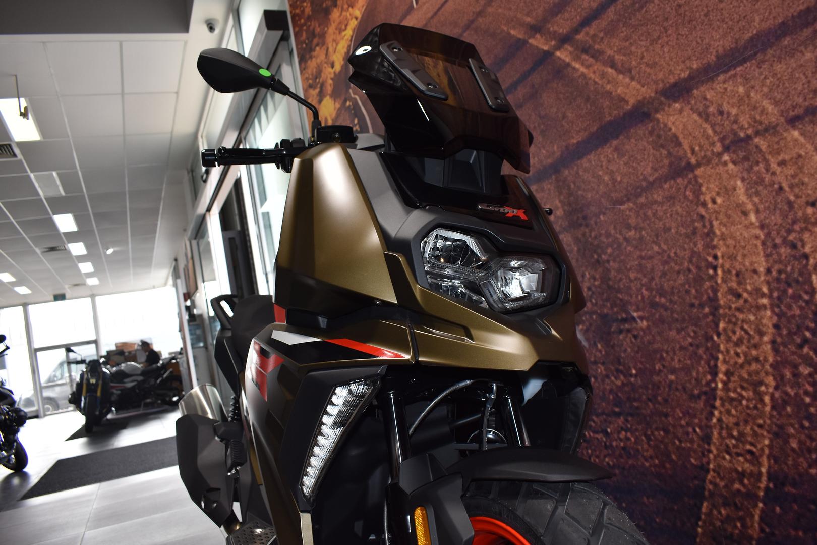 2025 BMW C 400 X ION SCOOTER