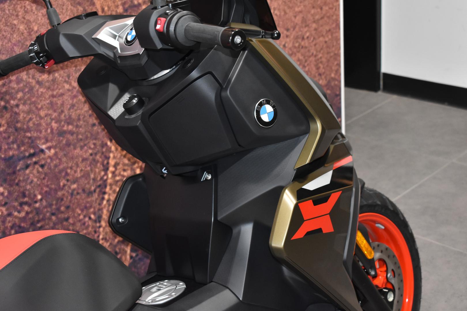 2025 BMW C 400 X ION SCOOTER