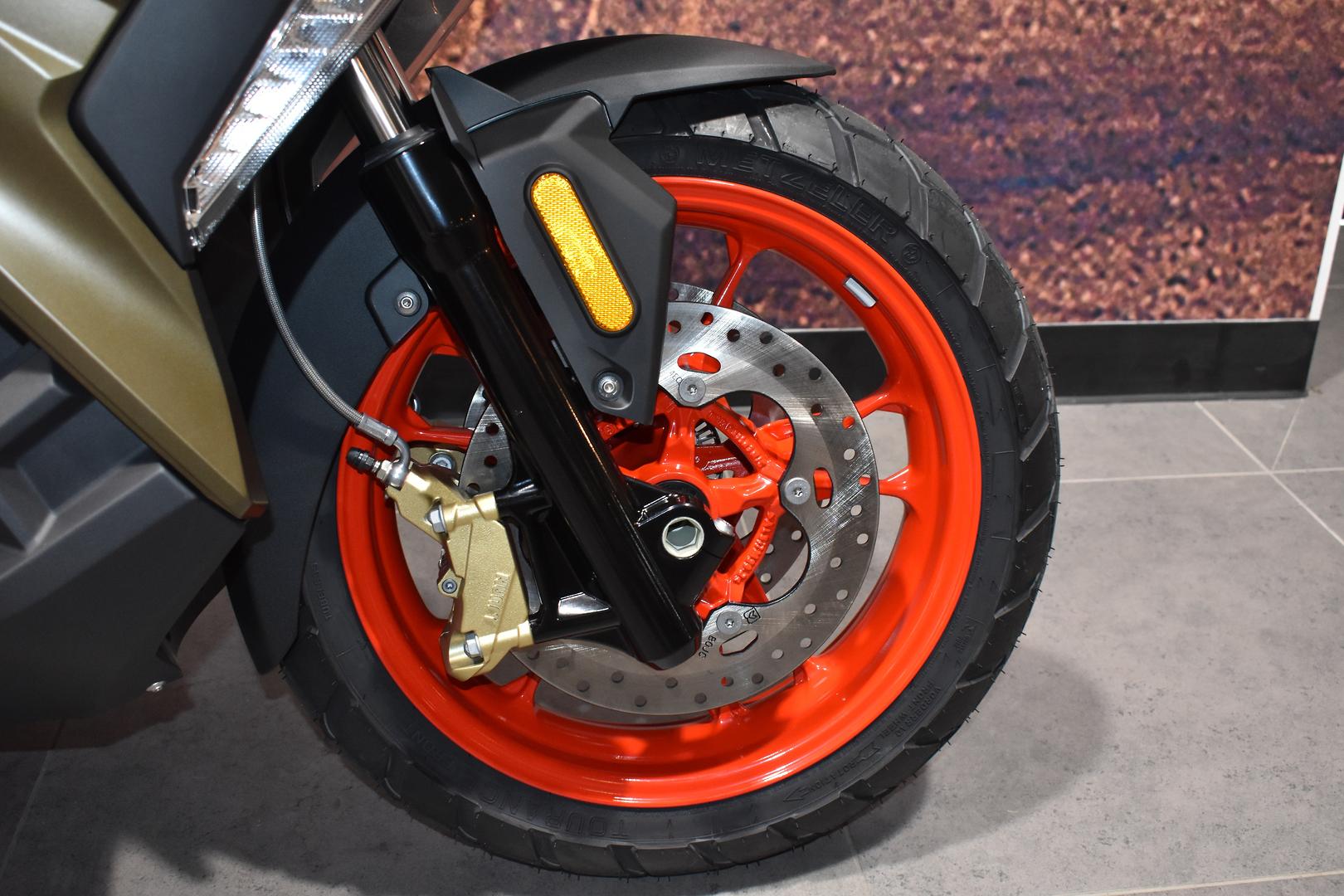 2025 BMW C 400 X ION SCOOTER