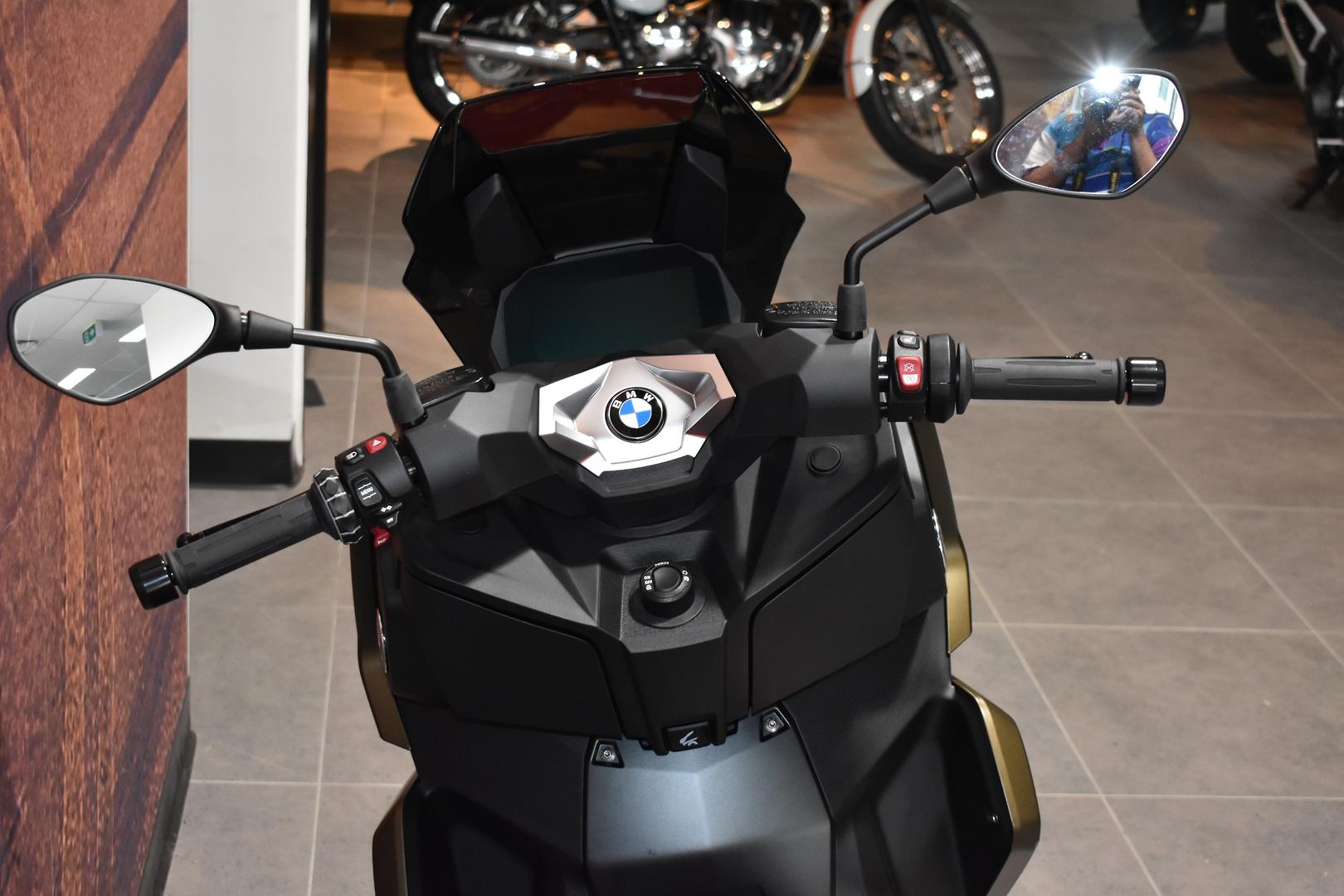 2025 BMW C 400 X ION SCOOTER