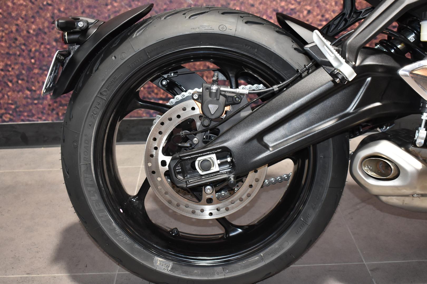 2025 TRIUMPH TRIDENT 660 ROAD
