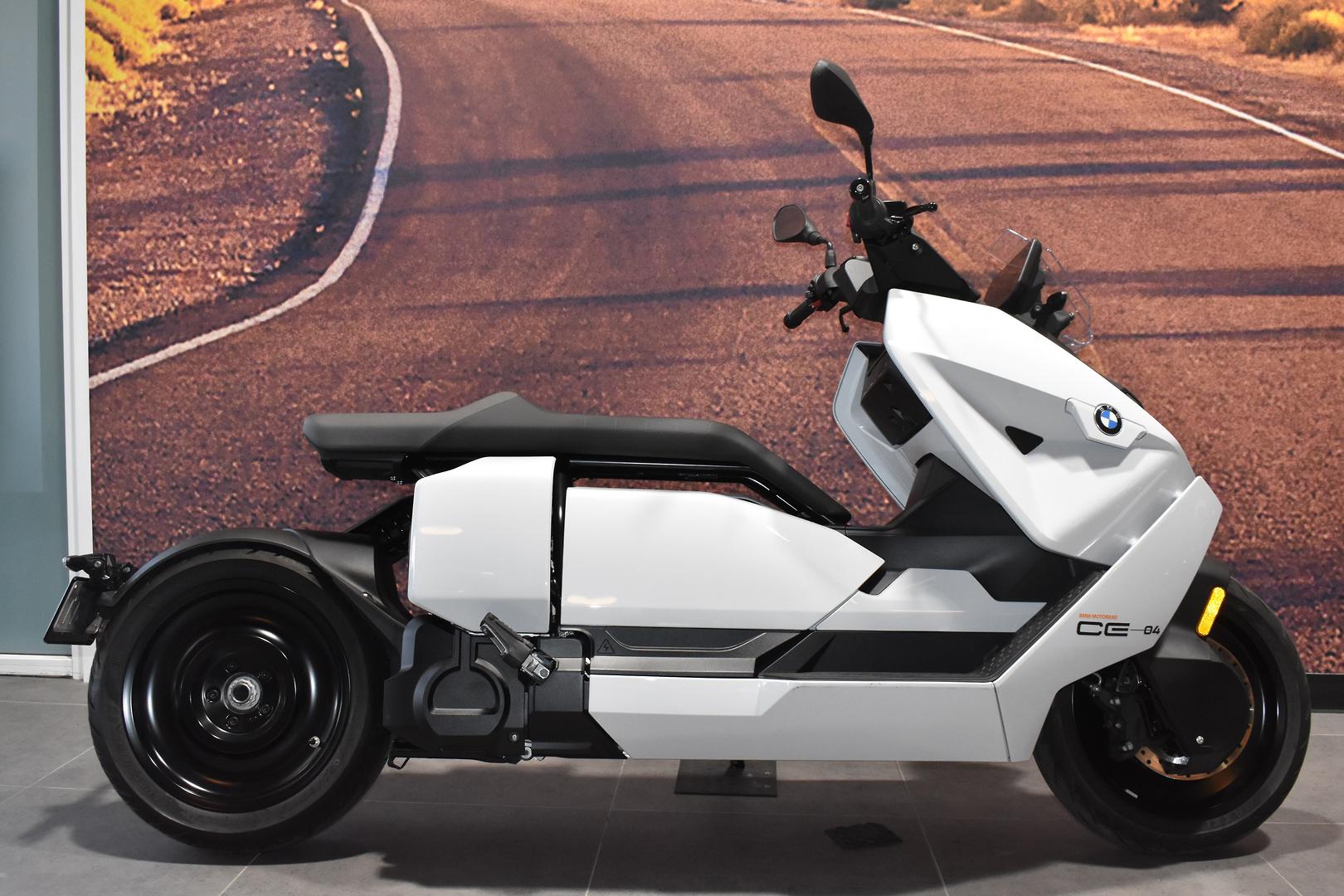 2022 BMW CE 04 SCOOTER