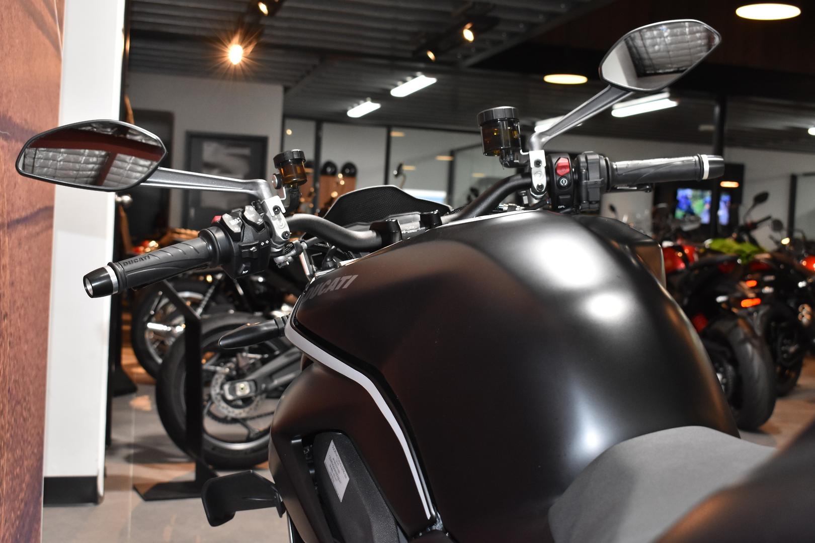 2022 DUCATI STREETFIGHTER V4 S SPORTS