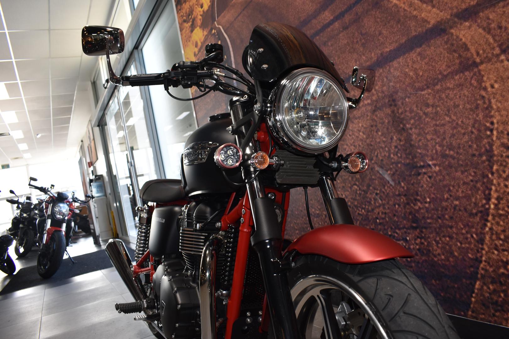 2013 TRIUMPH BONNEVILLE SE ROAD