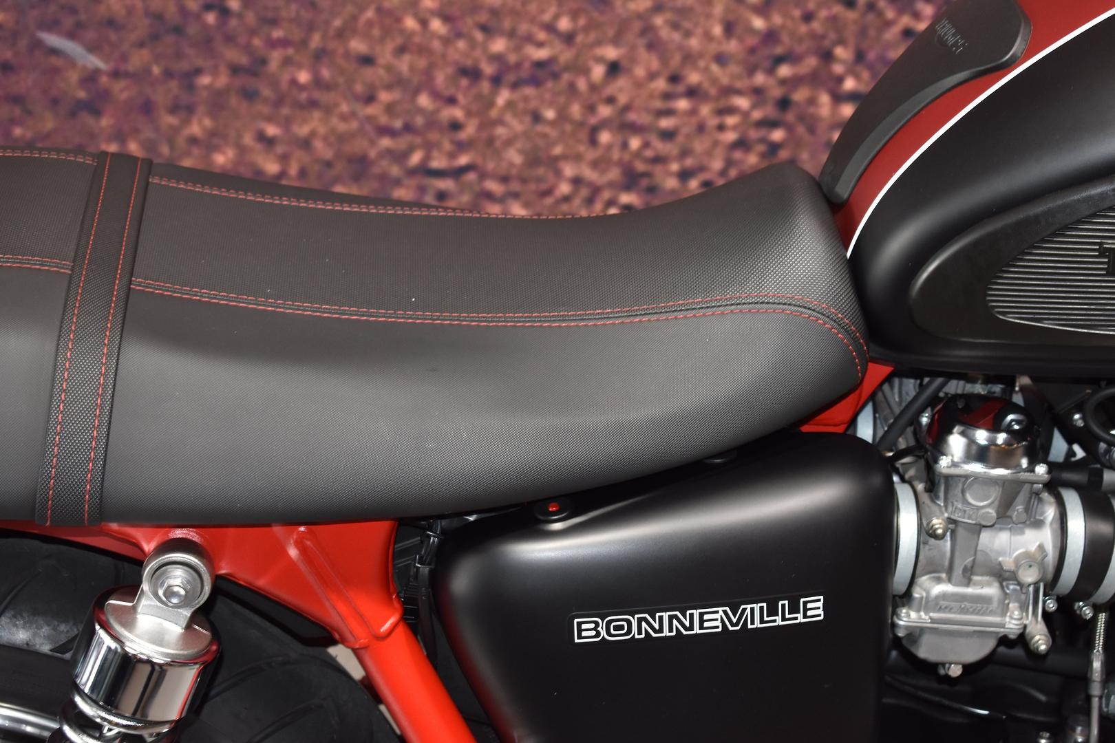 2013 TRIUMPH BONNEVILLE SE ROAD