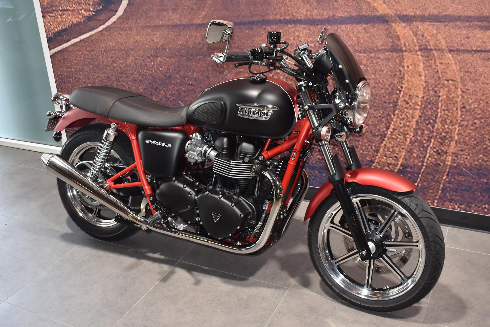 2013 TRIUMPH BONNEVILLE SE ROAD