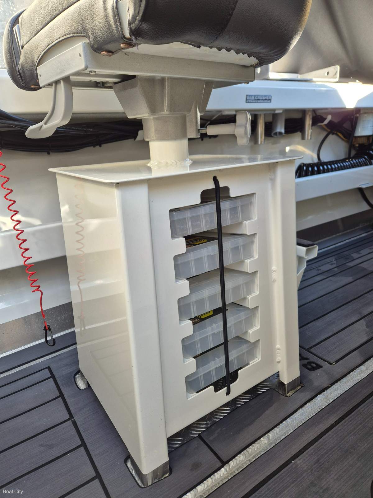 2019 BAR CRUSHER 575 C CUDDY CABIN