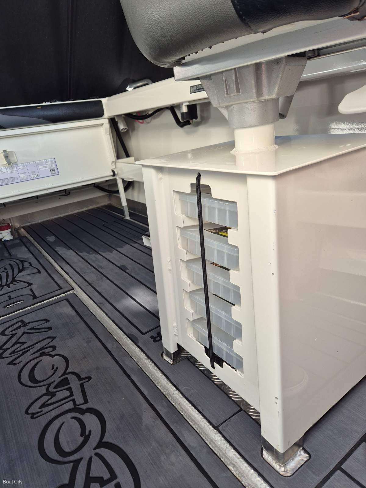 2019 BAR CRUSHER 575 C CUDDY CABIN