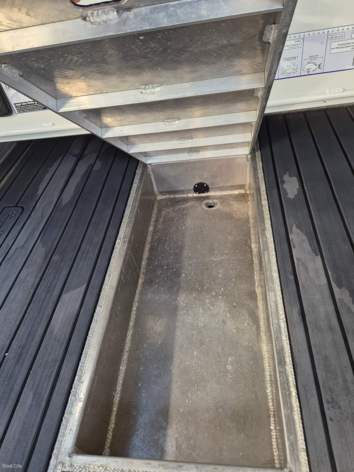 2019 BAR CRUSHER 575 C CUDDY CABIN