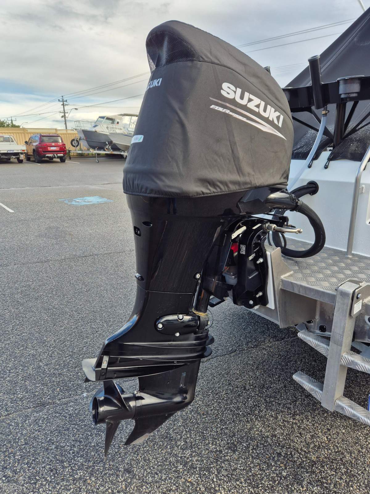 2019 BAR CRUSHER 575 C CUDDY CABIN