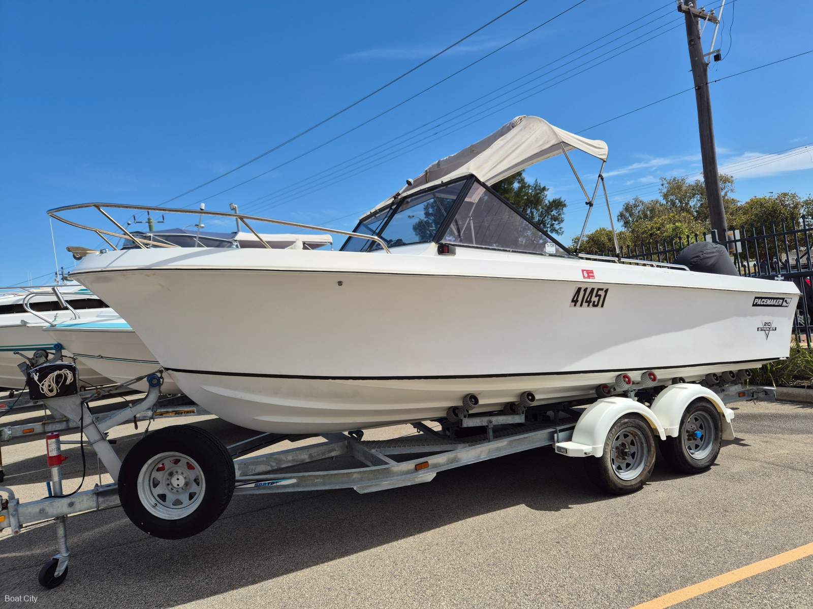 1980 PACEMAKER STRIKER 210 OFFSHORE CRUISER