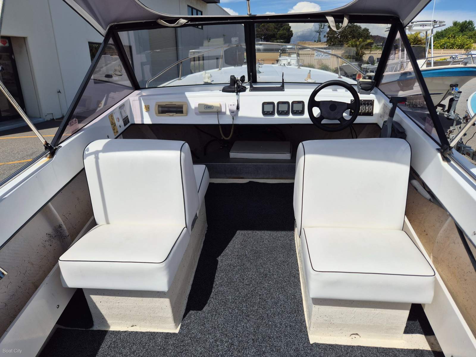 1980 PACEMAKER STRIKER 210 OFFSHORE CRUISER