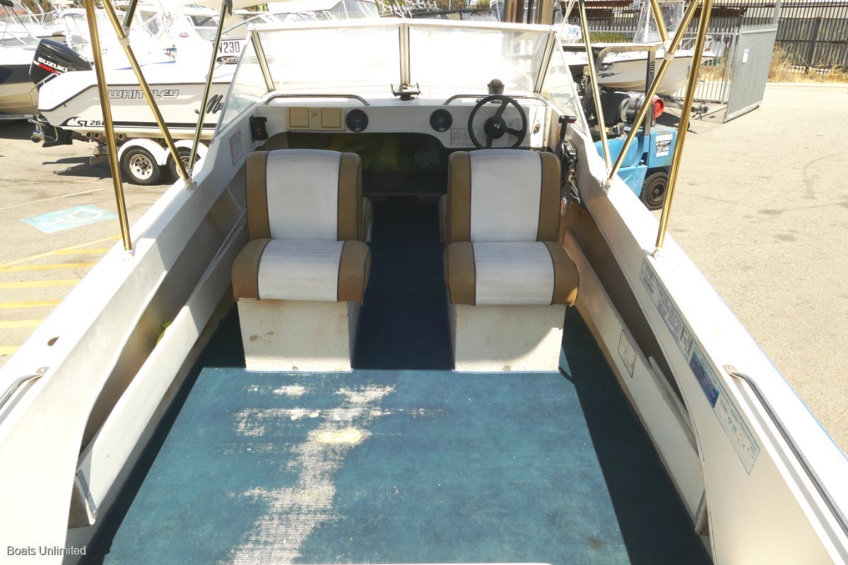 1977 PACEMAKER CHARGER 560 RUNABOUT