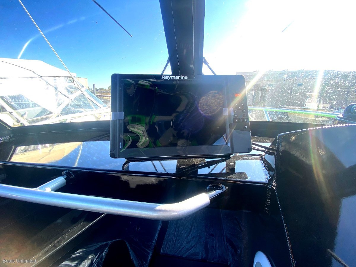 2021 SEA KING 625 ENCLOSED SPORTS CABIN